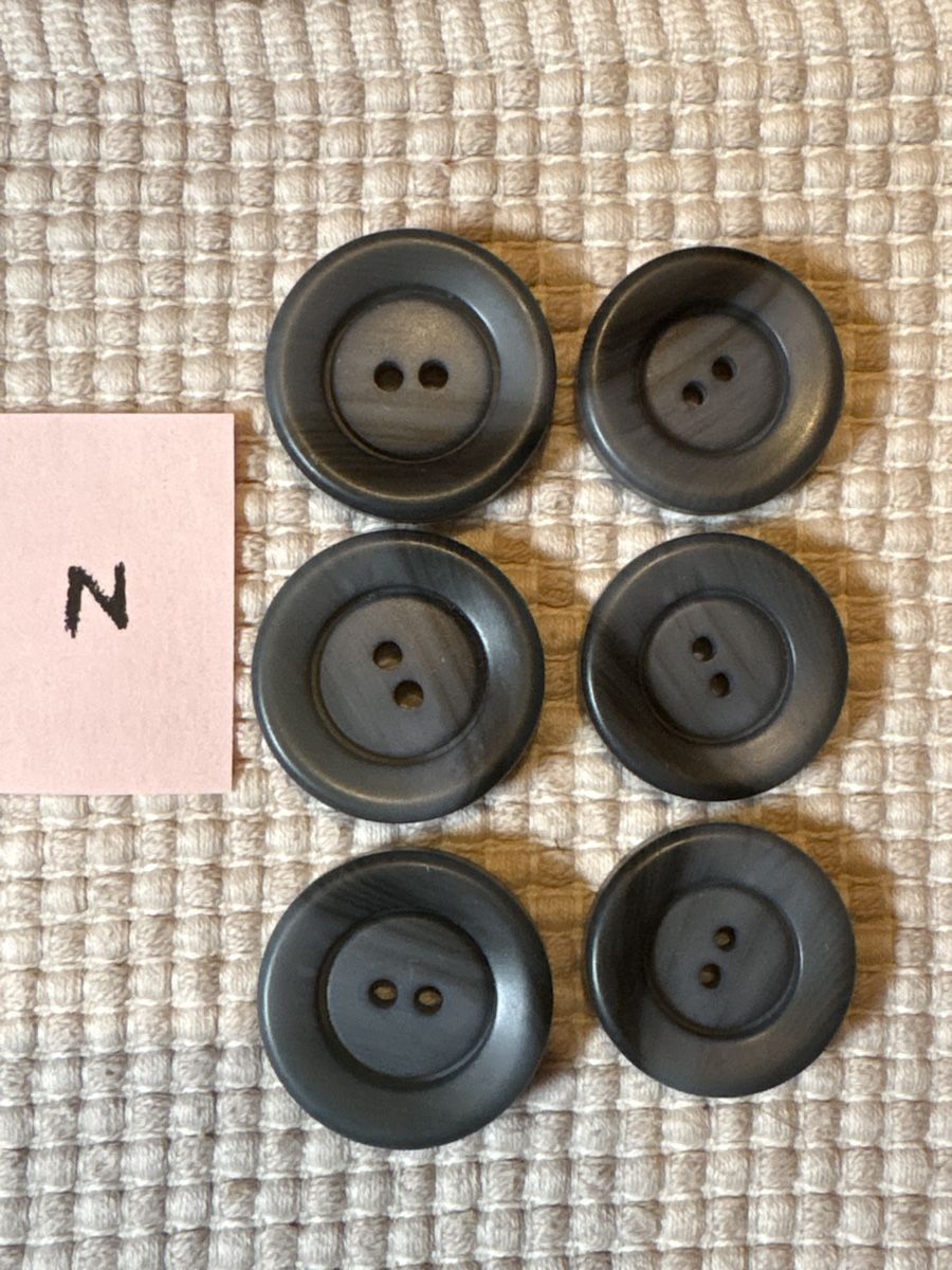 Boutons: 6 Kunststoff Knöpfe – Neuf (Voir description) à Rümlang par SchumBru10