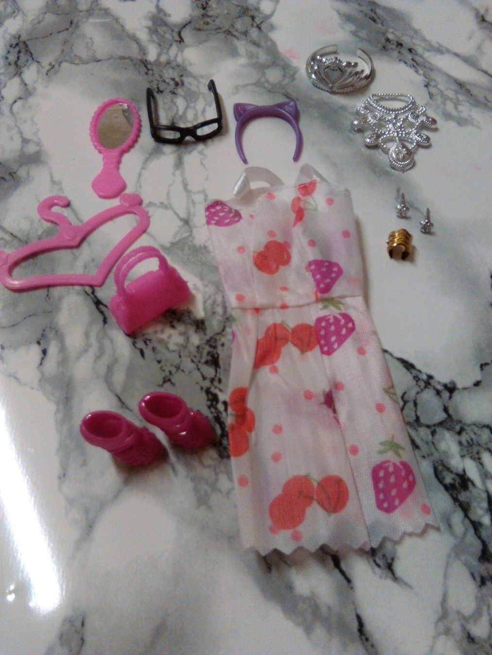 Vestiti & Gonne: BARBIE KLEID;WEISS ;MIT ACCESSORIES – Nuovo (secondo la descrizione) da Basel venduto da bijoutrie_4 2