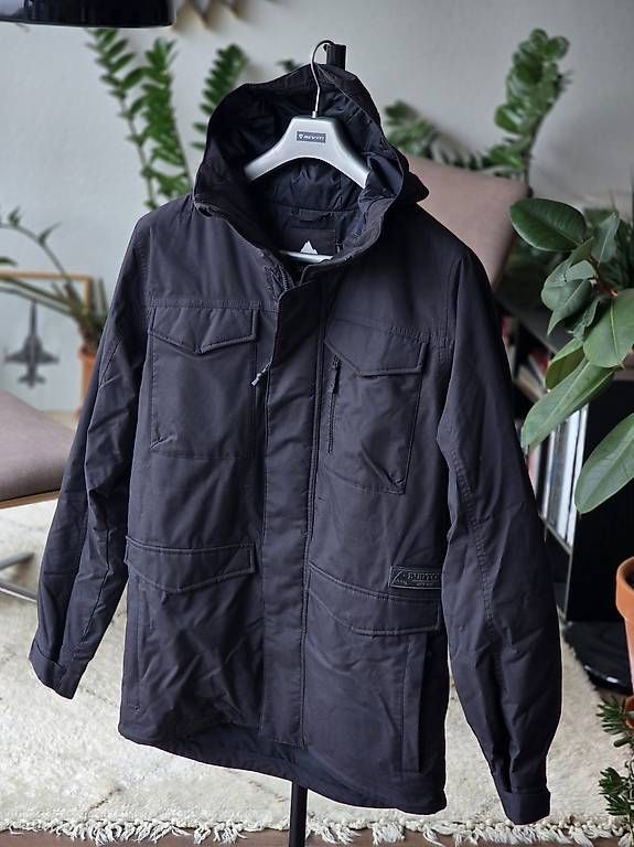 Jacken: BURTON SNOWBOARD JACKE SCHWARZ LARGE – Gebraucht aus Stallikon von rob_62w9