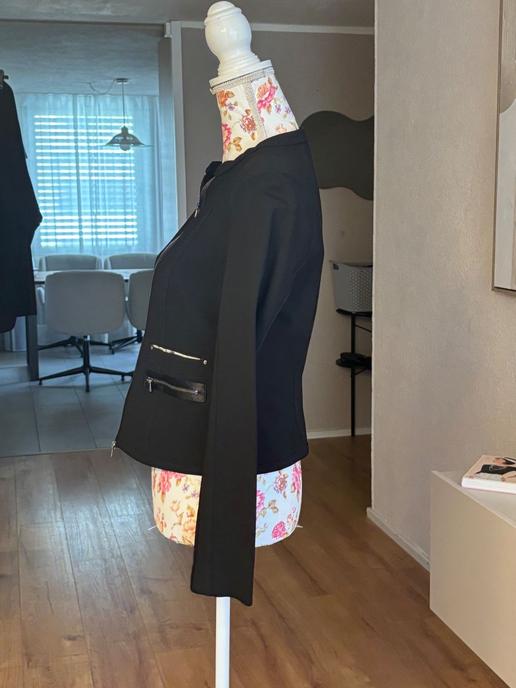 Marc Cain Jacken: Marc Cain Jacket – Gebraucht aus St. Margrethen SG von dijanaO 5