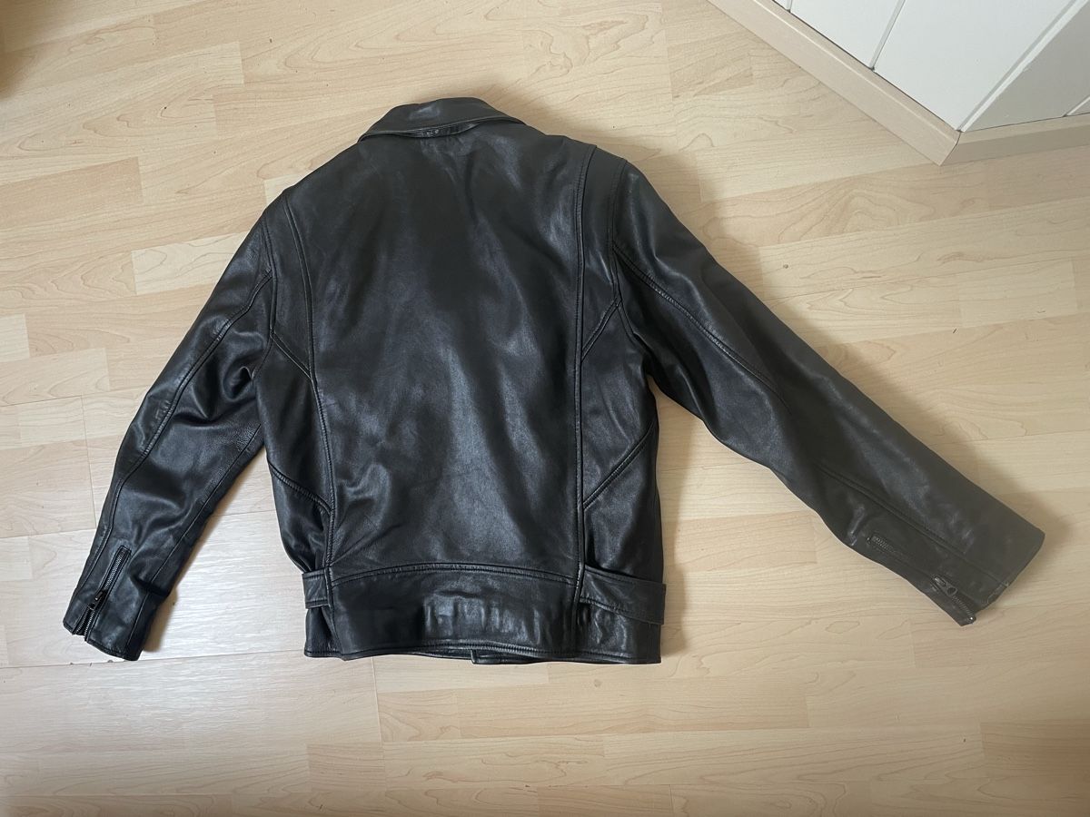 Schott Giacche: Schott Lederjacke schwarz Lammleder Grösse L – Usato da Tamins venduto da Riiber 1