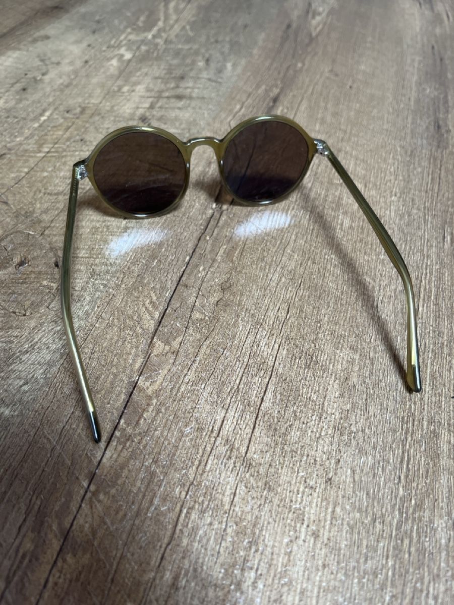 Occhiali & Lenti: Sonnenbrille Komono – Usato da Bever venduto da MeliTruffel 1