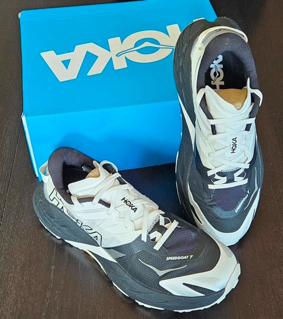 Chaussures hommes: HOKA Trekkingschuhe Speedgoat 7 Wide Gr 44 – D'occasion à Buus par papillon098 1