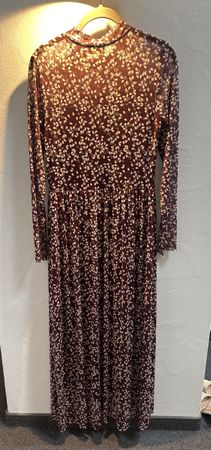 Kleid mit Blumenmuster Grösse 36 neuwertig
