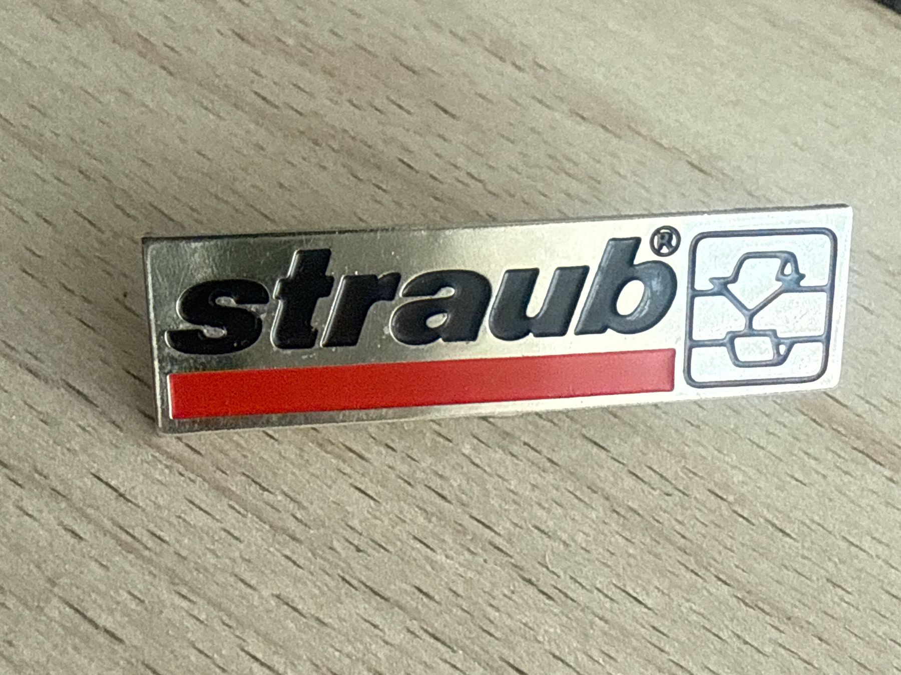 Placchette & Badge: Pin Straub – Usato da Glattbrugg venduto da Schweigmatt