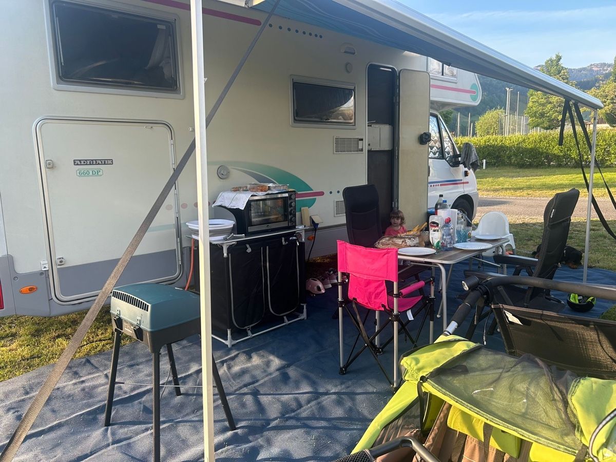 Adria Veicoli da campeggio: Wohnmobil Camper Adria – Usato da Huttwil venduto da Retroscooters 6