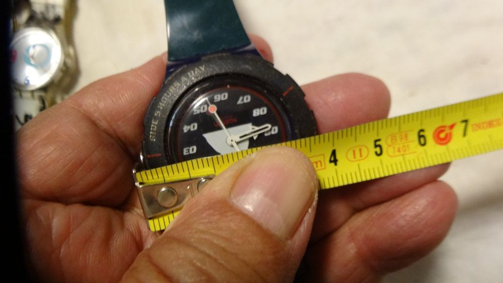 Swatch Montres: S-WATCH  SCHÖNE HERREN UHR,QUARTZ.SCHÖNE FARBE.LÄÜFT – D'occasion à zürich par ahmad01 2