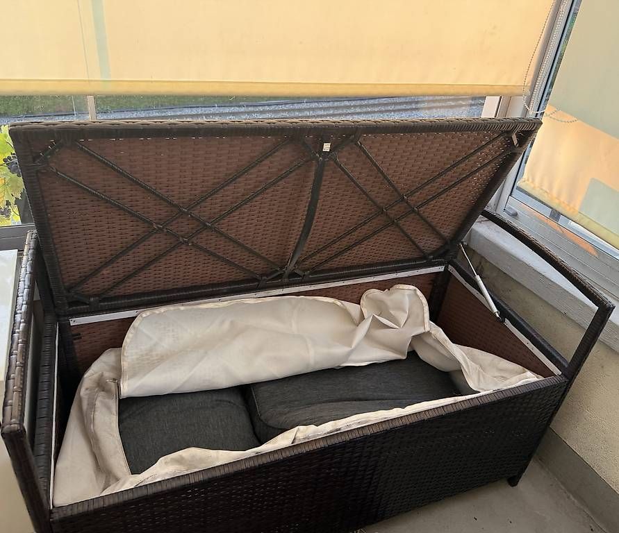 Sofas: Gartenlounge mit Stauraum – Gebraucht aus Zollikerberg von eva_chz9 1