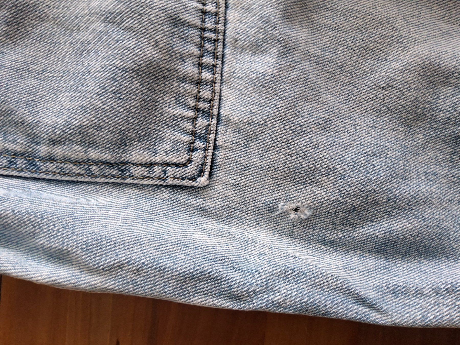 C&A Pantaloni: Kinder Jeans Grösse 164 hellblau mit Löchli – Usato da Sachseln venduto da Cadfael1 2