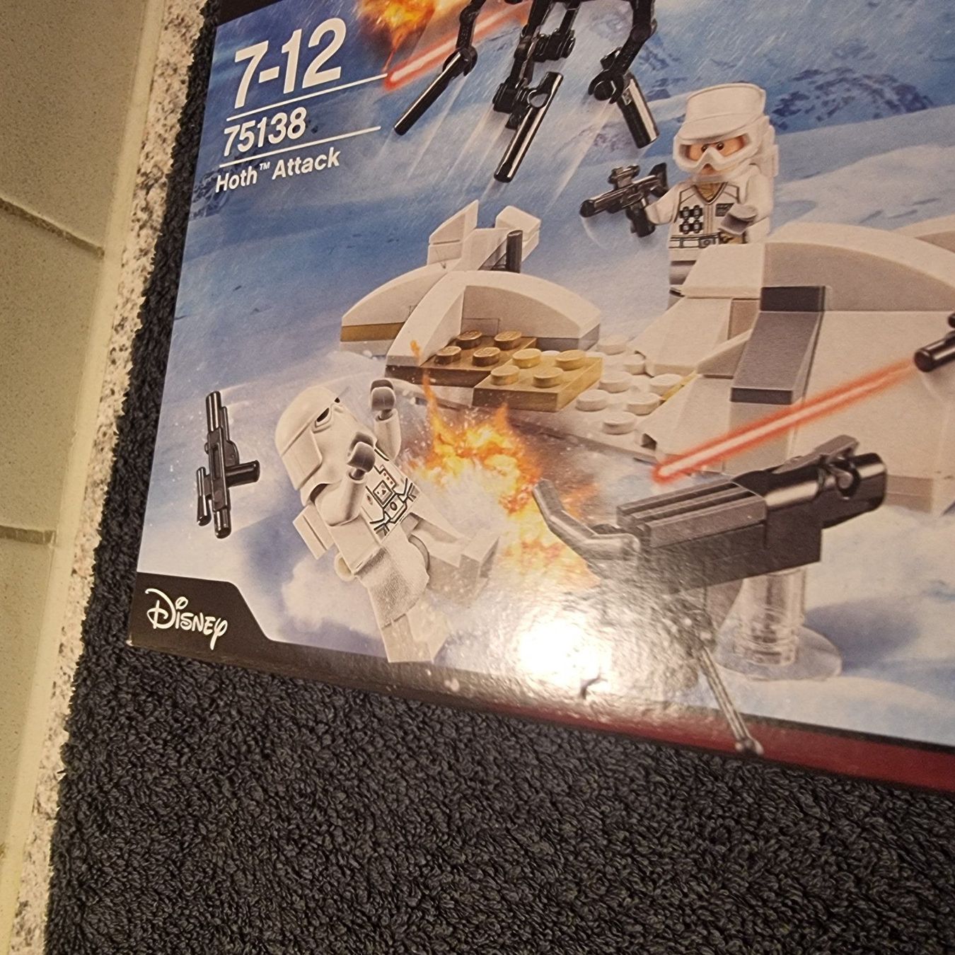 Lego Spielzeuge: Lego Star Wars 75138 Hoth Attack – Neu und originalverpackt aus Flüelen von  6