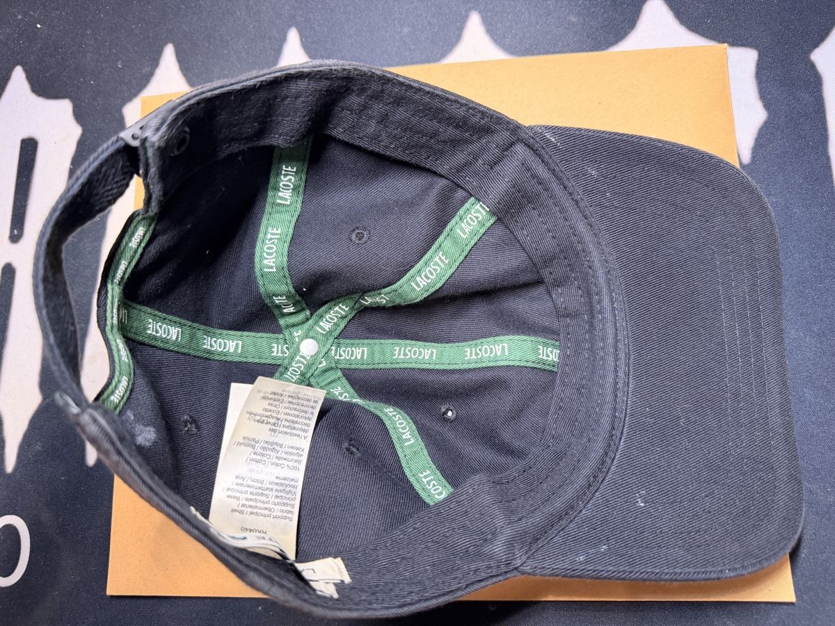 Lacoste Sonstige Kleidung & Accessoires: Lacoste Cape benutzt – Gebraucht aus Visp von locosshop 2