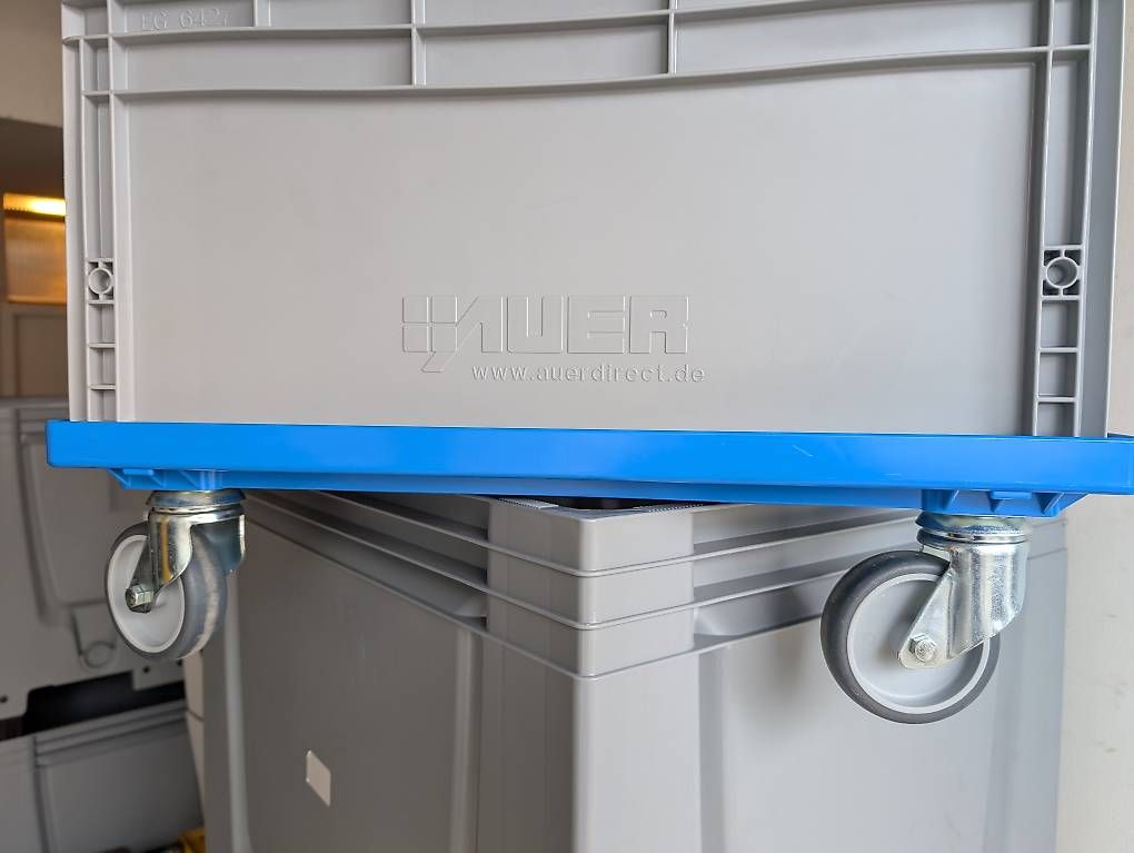 Behälter & Ähnliches: Rollbrett blau 4 Rollen guter Zustand – Gebraucht aus Gockhausen von Girsberger