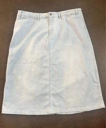 Jupe mi-mollet en jeans taille 48