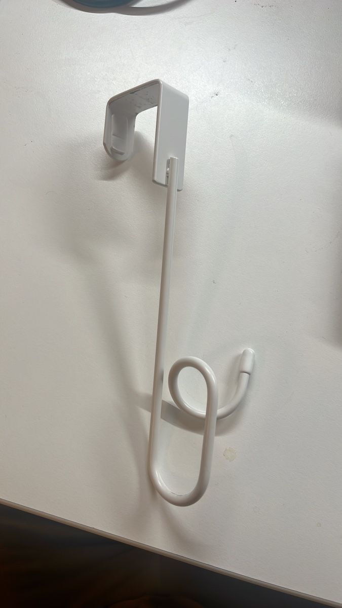 Eisenwaren: White Metal Door Hanger Hook – Gebraucht aus Zürich von dam_t7hk