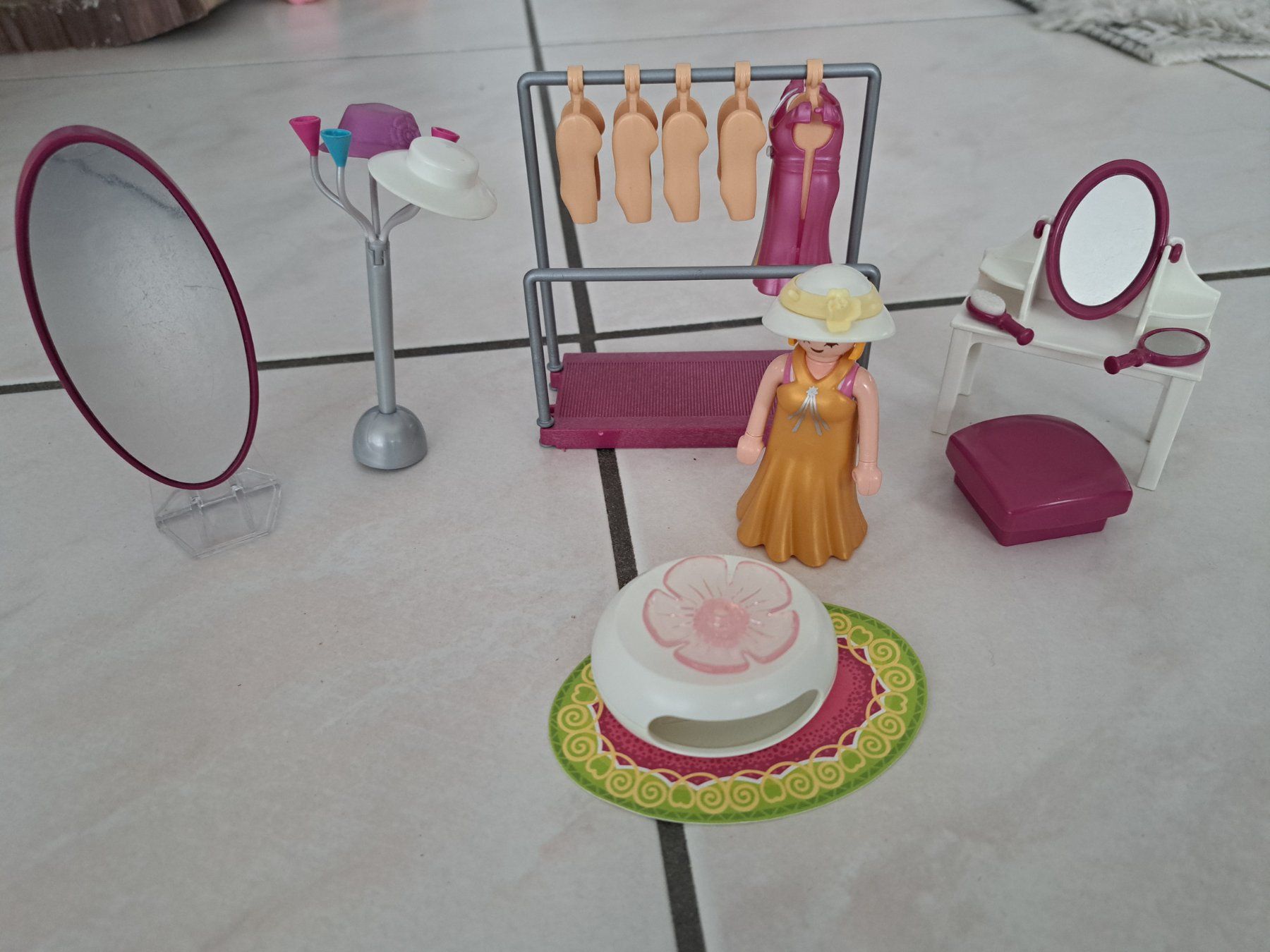 Playmobil Giocattoli: Playmobil dressing – Usato da RIAZ venduto da Betty012