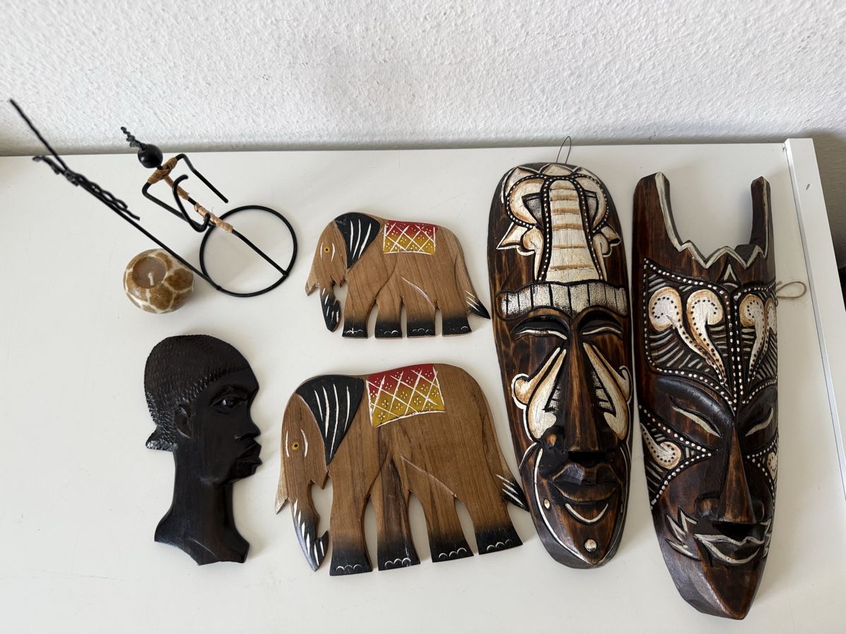 Tutte le decorazioni: Deko Afrika Diverses – Usato da Urdorf venduto da Chapar 1
