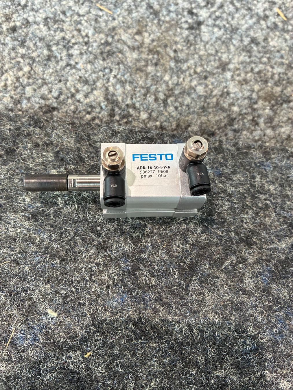 Festo Altro per industria metallurgica: Festo Pneumatikzylider – Usato da Aarberg venduto da Andreasmichael