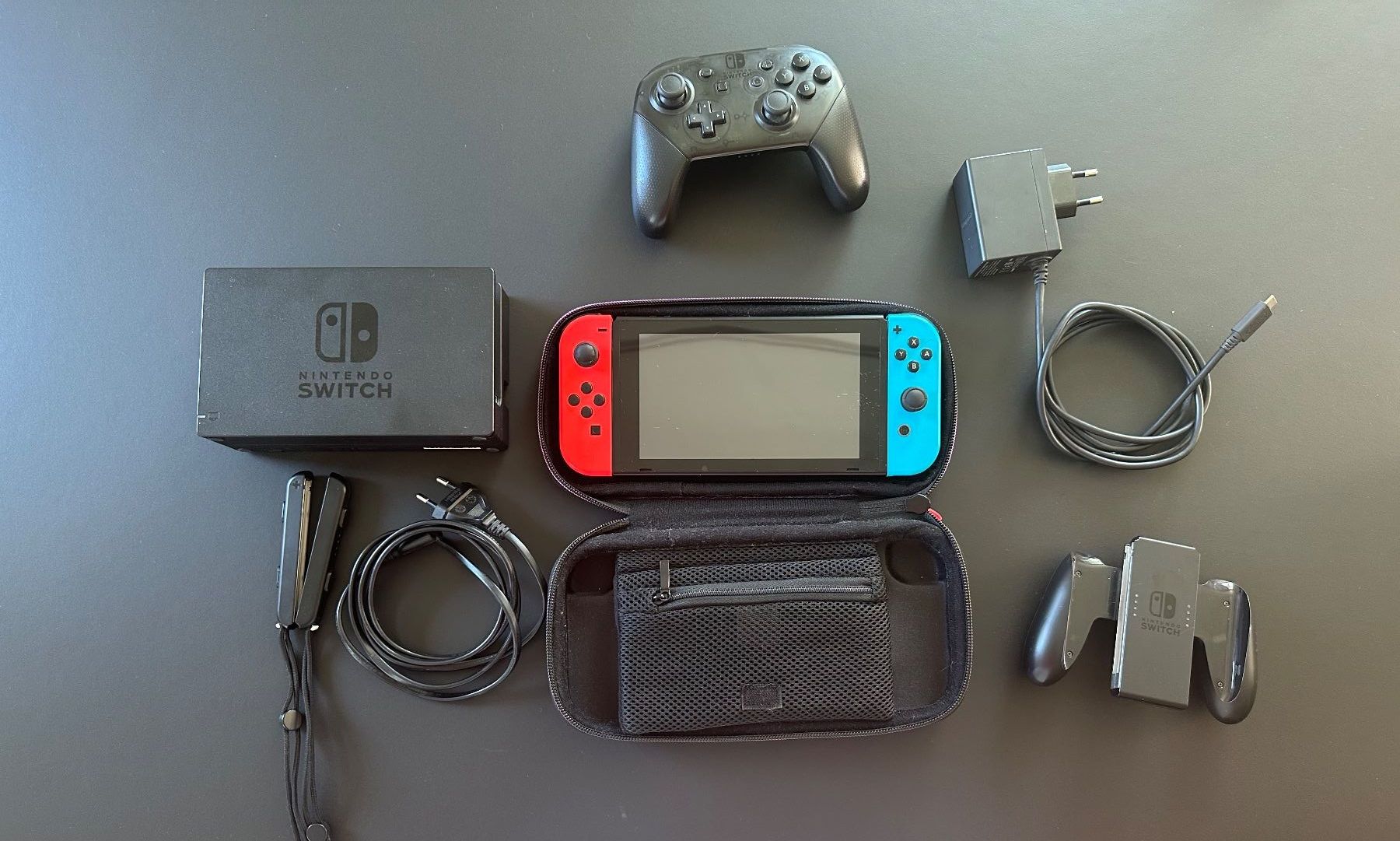 Nintendo Console: Console Nintendo Switch avec accessoires bon état – Usato da Autigny venduto da eli_2gcv