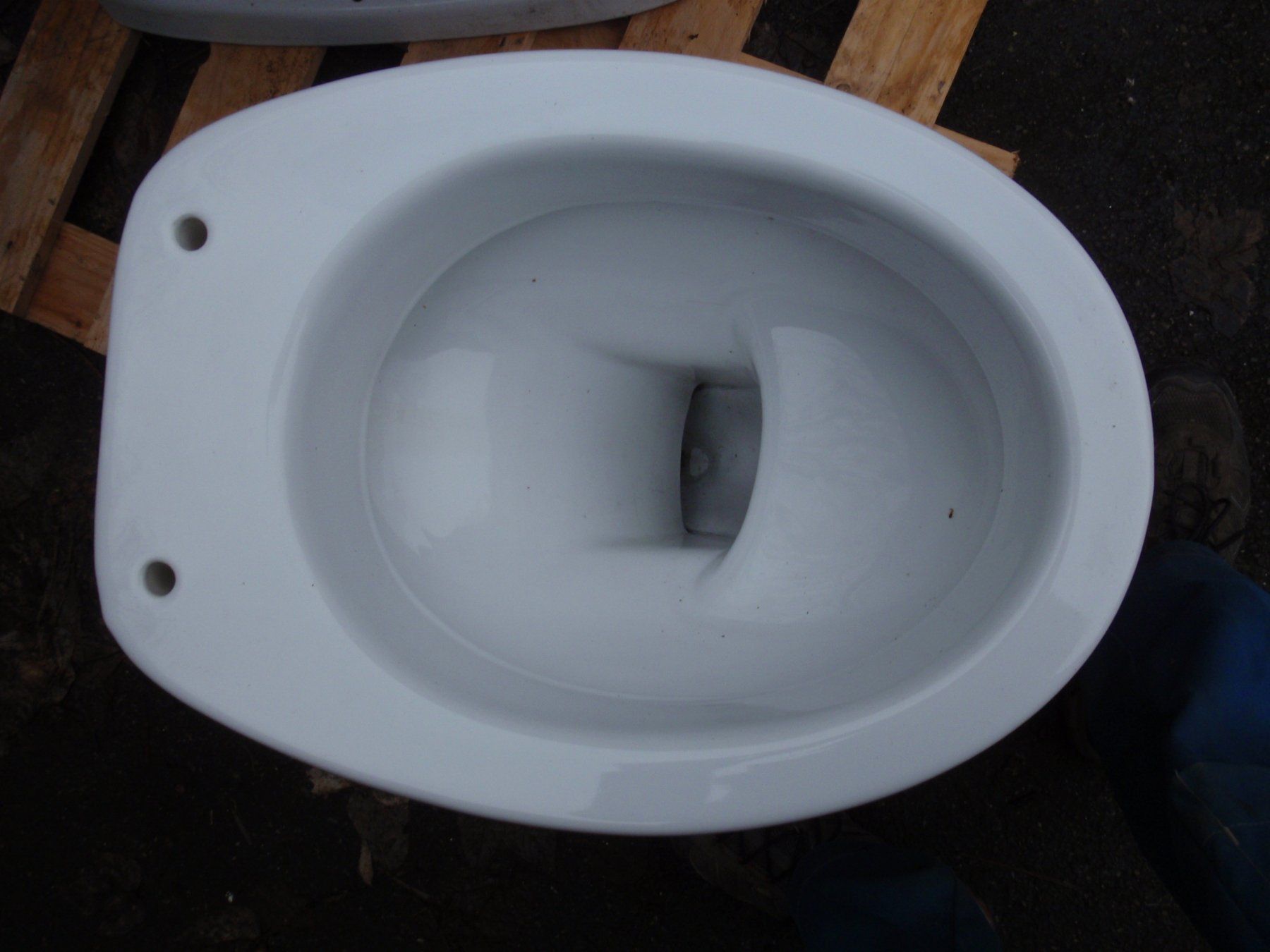 WC: Toilette mit Abfluss nach unten – Usato da Thörishaus venduto da Bauteilboerse_T-haus 2