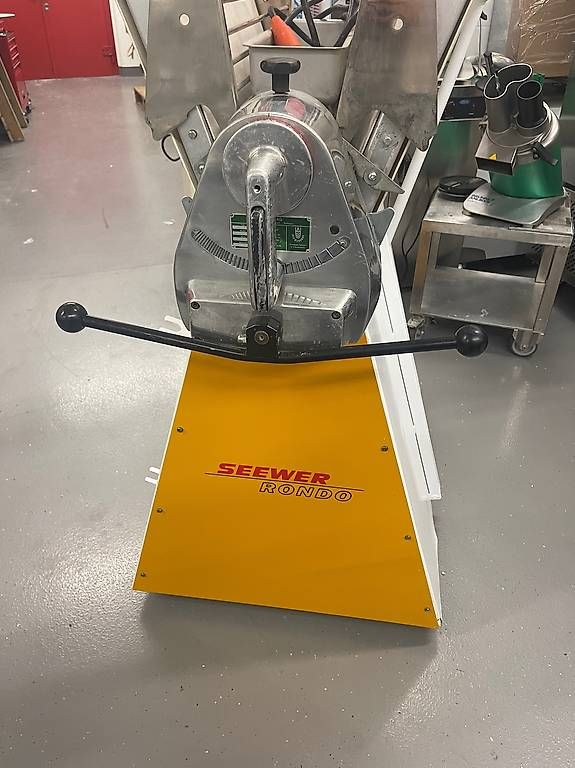 Tutte le macchine:  Seewer Rondo Ausrollmaschine  – Usato da Brugg AG venduto da lali88 3