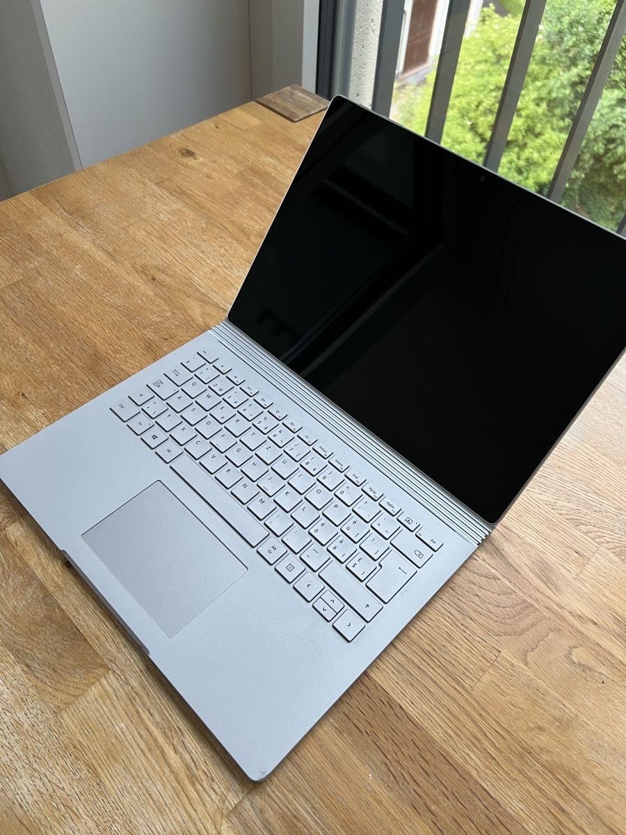 Microsoft Notebooks: Microsoft Surface Book 2 Laptop – Gebraucht aus Zürich von lwid