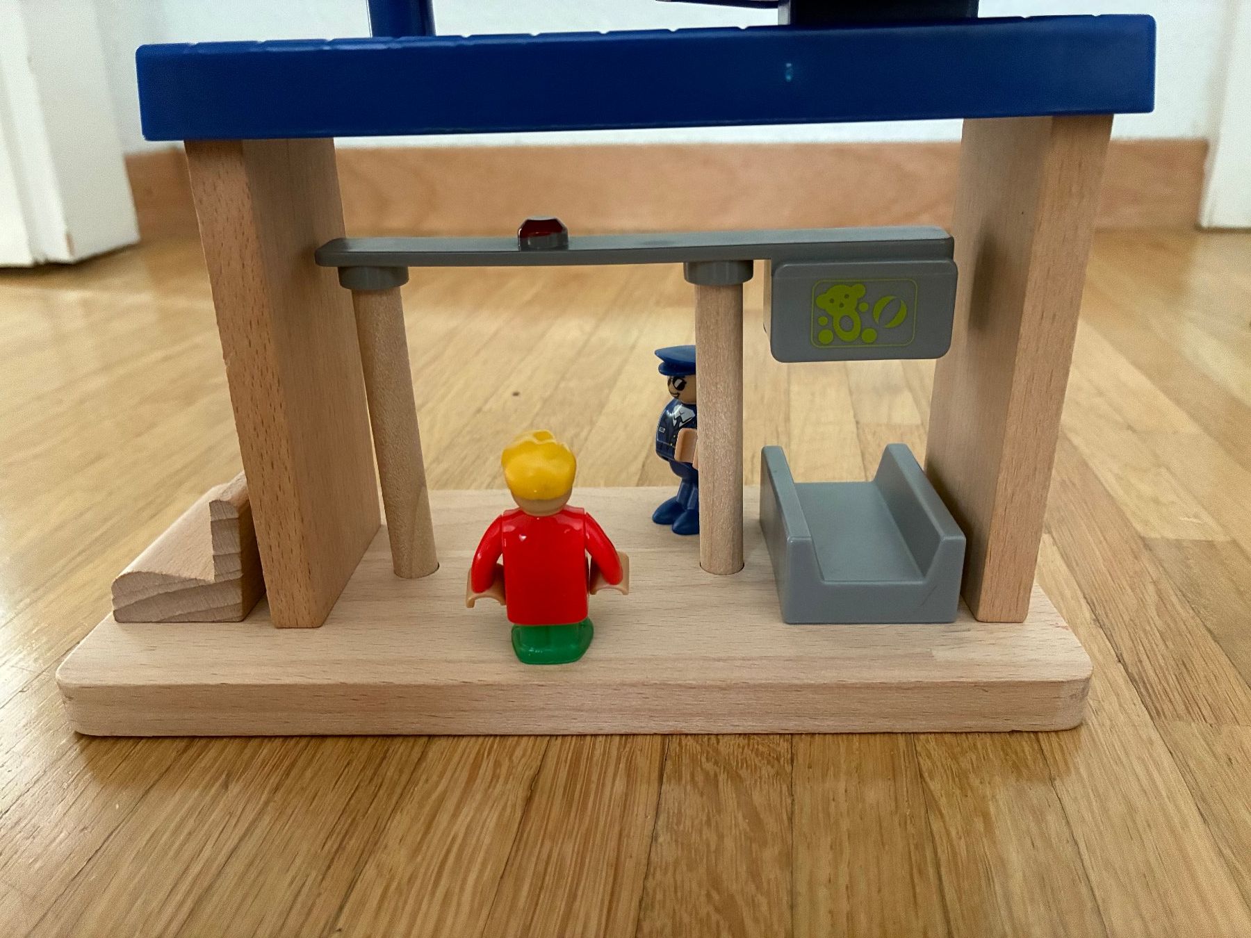 Spielzeuge: Aéroport (compatible BRIO) – Gebraucht aus Lausanne von Cocotteka 4