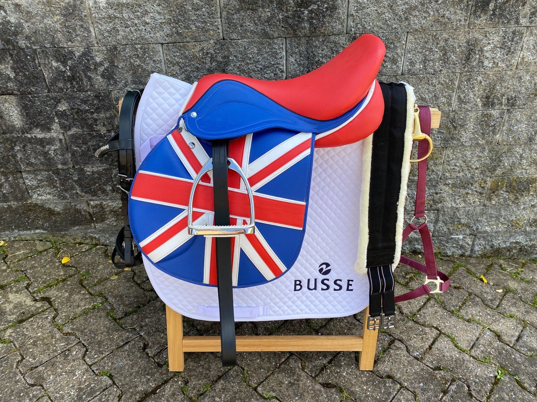 Selle & Accessori: schöner Vielseitigkeitssattel – Usato da Feldbach venduto da Fea1 1