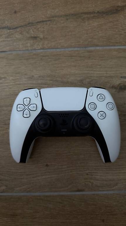Sony Console: PS5 Slim Digital Edition 1TB + DualSense Controller – Usato da Luzern venduto da Family_Vogel 2