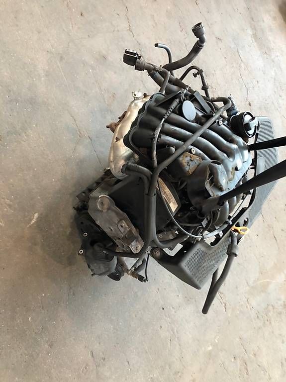 VW Motori: Motor von VW Golf 4 1,6l AKL – Usato da Safenwil venduto da vw-teile 2