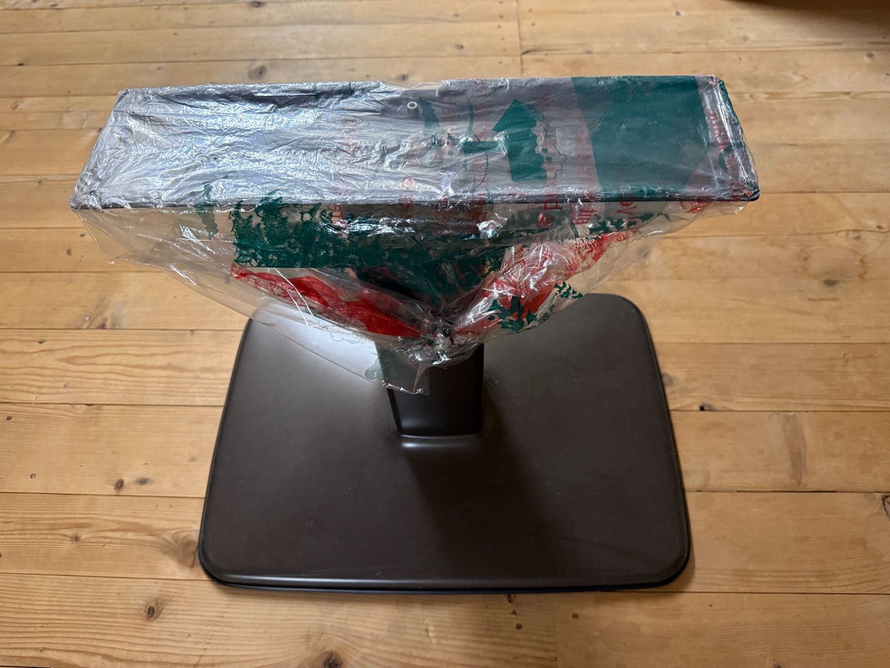 Fixations: Fernsehfuss/ständer drehbar – D'occasion à Winterthur par CleanUp