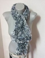 wuscheliger Flausch Schal - Handarbeit