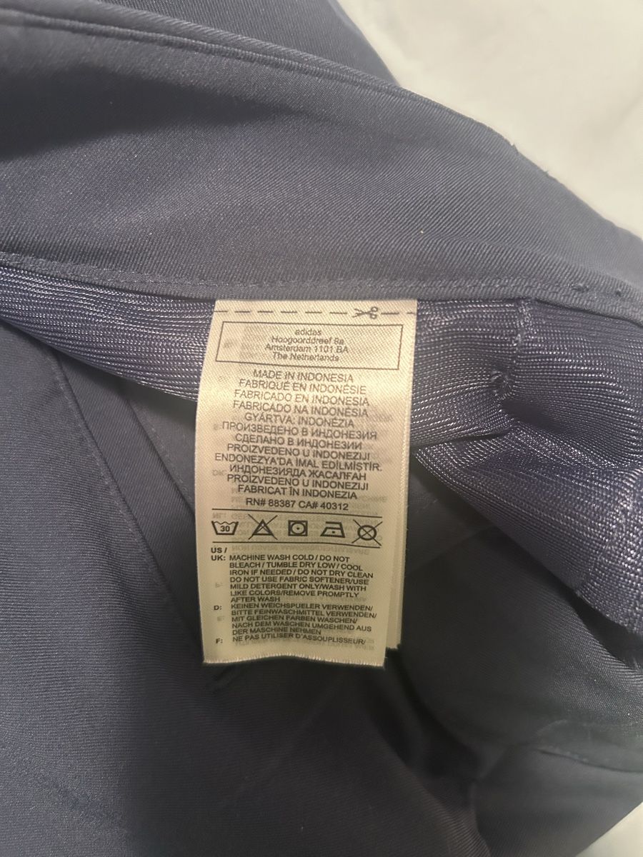 Adidas Pantaloni: Damen Golfhose Adidas  – Usato da Zürich venduto da whitelily 1