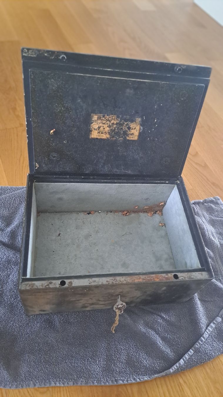 Tresor: Antike Tresorkassette – Gebraucht aus Seengen von ja6_65wp 4