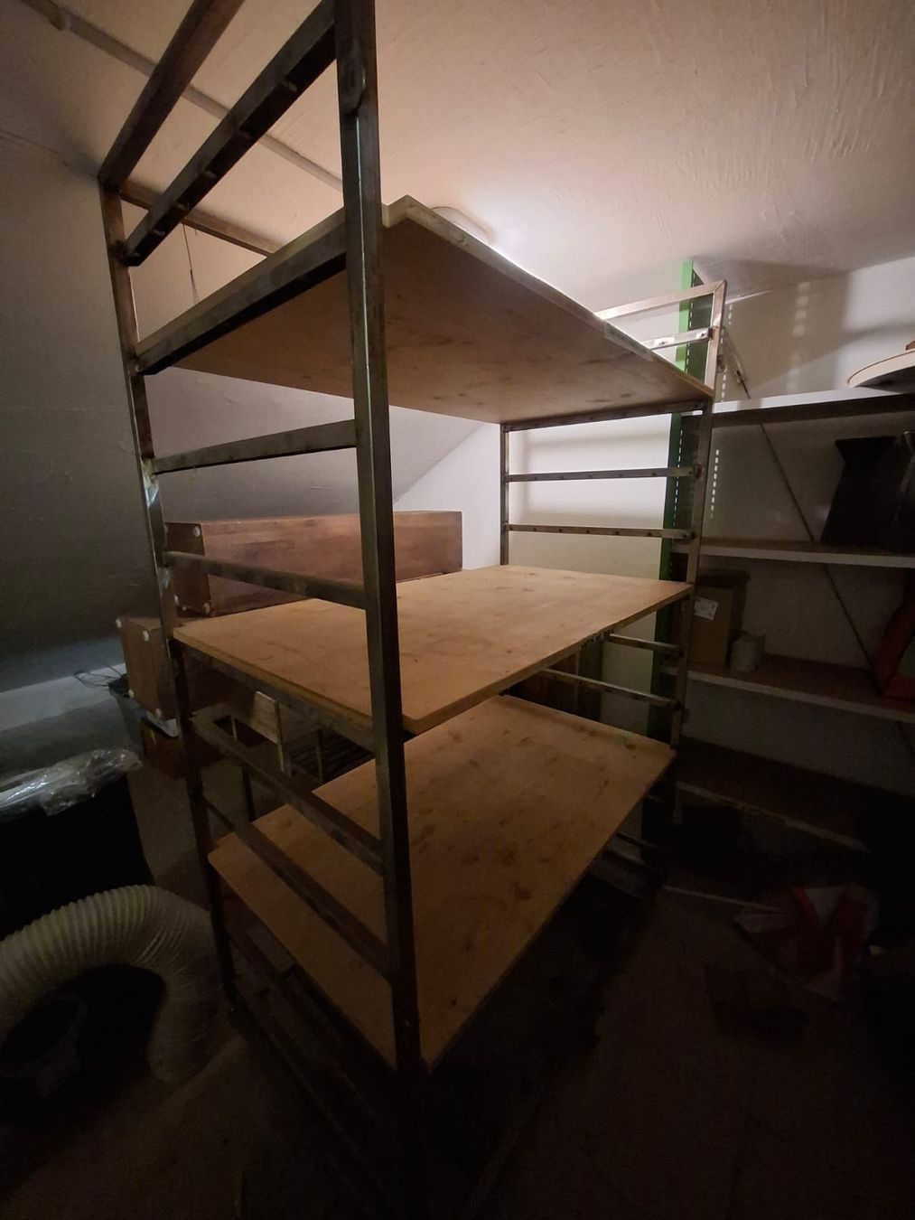 Scaffali: 4 Stk. Lagerregale mit Rollen – Usato da Rüti ZH venduto da kunstreich_8630 2