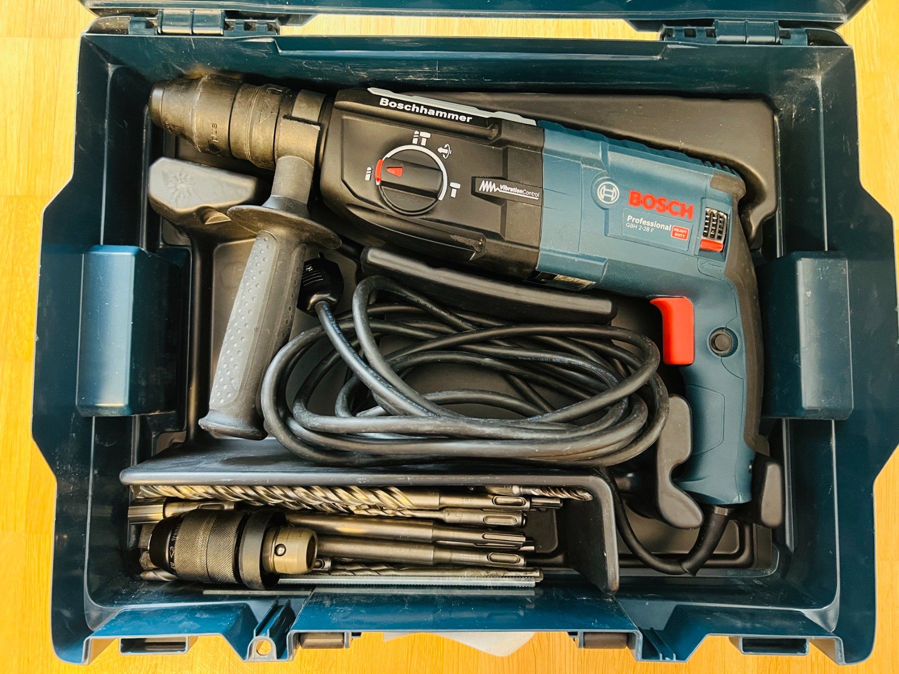 Bosch Trapani: Bohrhammer Bosch Professional GBH 2 - 28F – Usato da Holziken venduto da Wurzel540 3