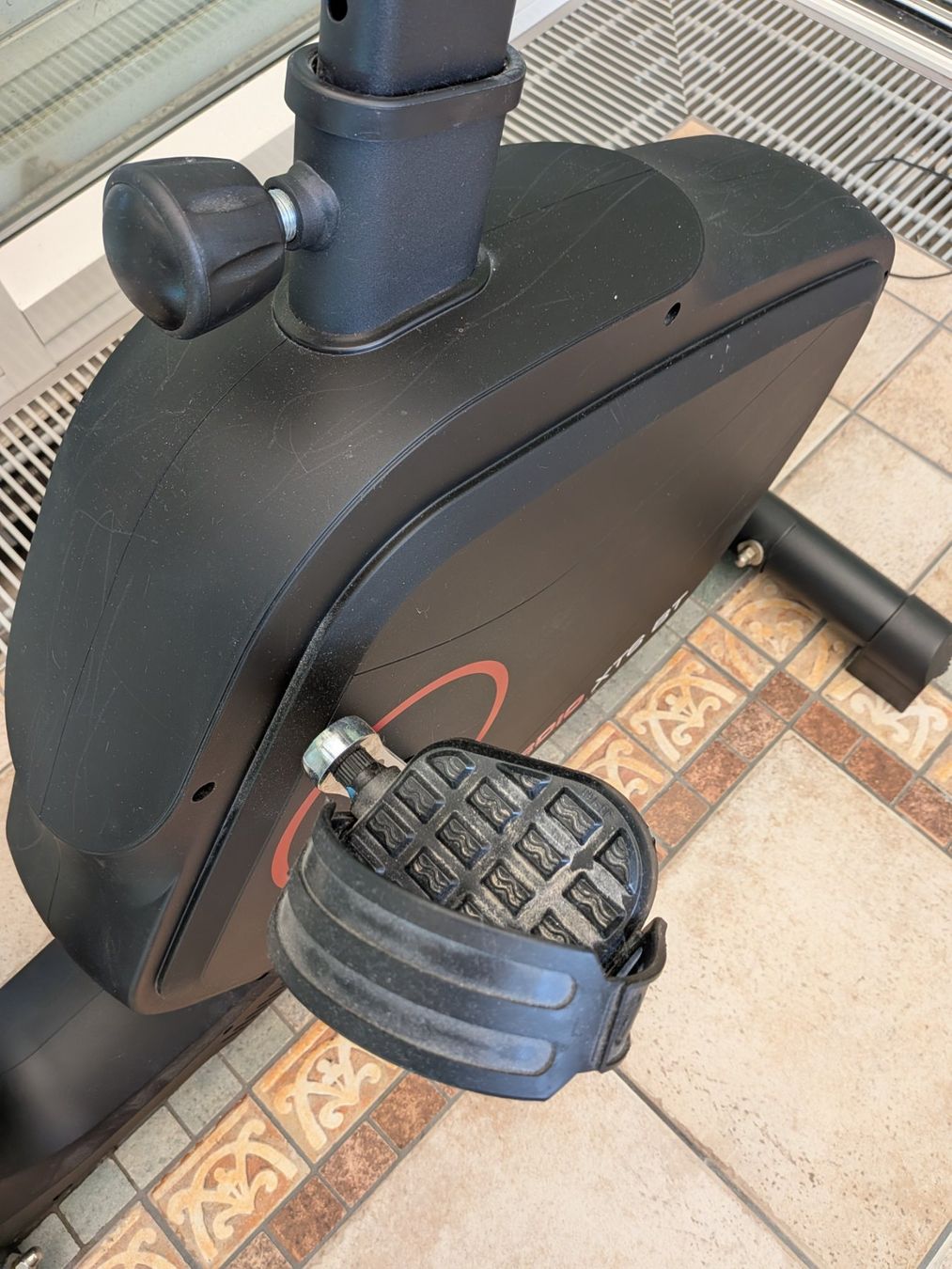 Vélos d'appartement: Heimtrainer Hammer Cardio XT5 BT gebraucht – D'occasion à Turbenthal par ulv_8wxr 4