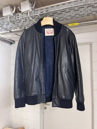 Levi’s Vintage Leder-Bomberjacke – schwarz / Grösse M