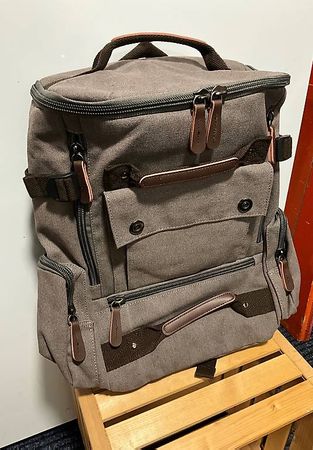 Neuer schöner Rucksack