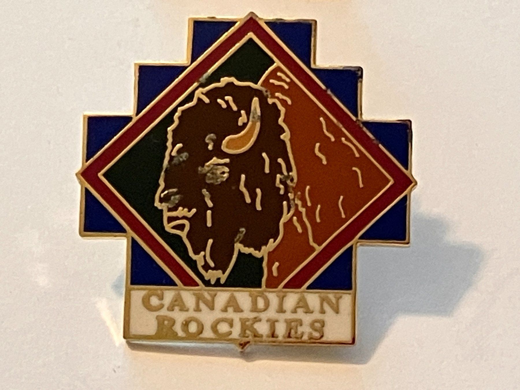 Placchette & Badge: 1 Pin Canadian Rockies – Usato da Basel venduto da djwwpp