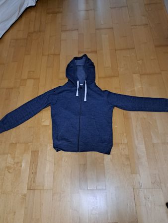 Harris Lewis Hoodie Grösse M, ideal für kühlere Frühlingsabe