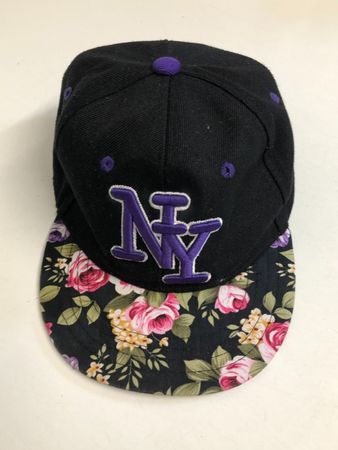 Cape Mütze New York 54 cm Kopfumfang blumig einzigartig