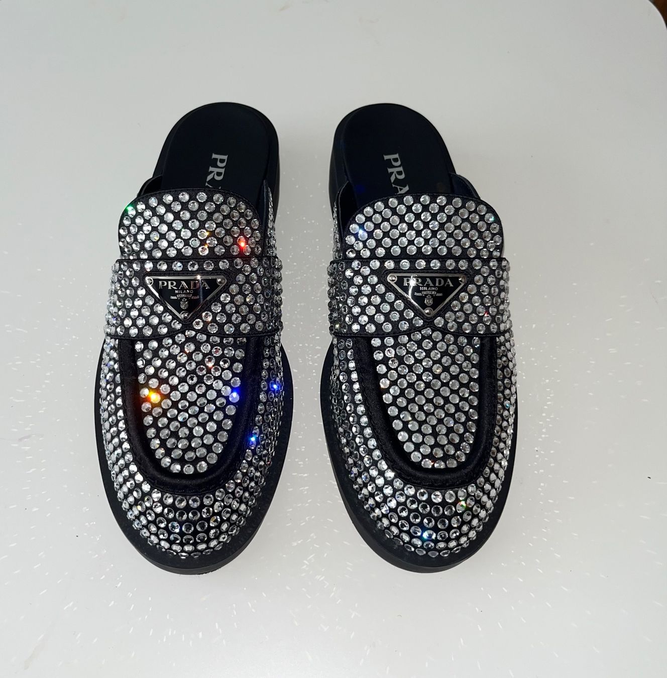 Prada Scarpe da donna: Prada Crystal Embellished Mules - Size 38.5 – Nuovo (secondo la descrizione) da Montlingen venduto da Verena_B 2