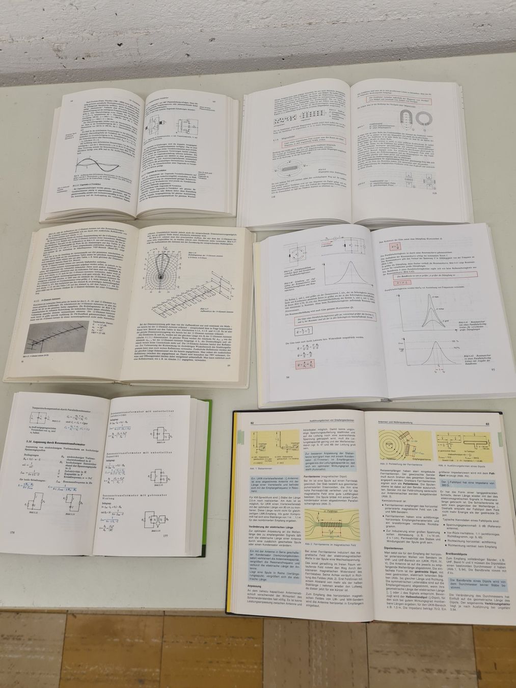 Libri: Bücher  HF Antennentechnik – Usato da Vielbringen b. Worb venduto da Classictes 1
