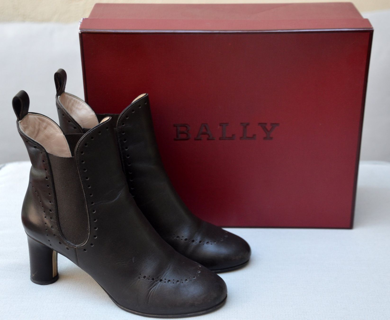 Bally Scarpe da donna: Stiefeletten Bally Bilomy .36.5  bottines – Usato da Collonges venduto da arashee