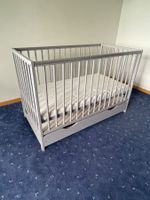 Baby- / Kinderbett 120x60 mit Schublade: elegant, unbenützt