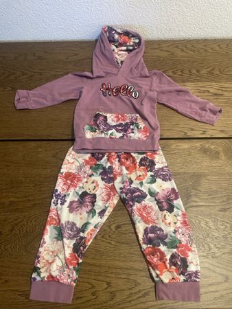 Mädchen Set Hoodie und Hose Grösse 18-24M