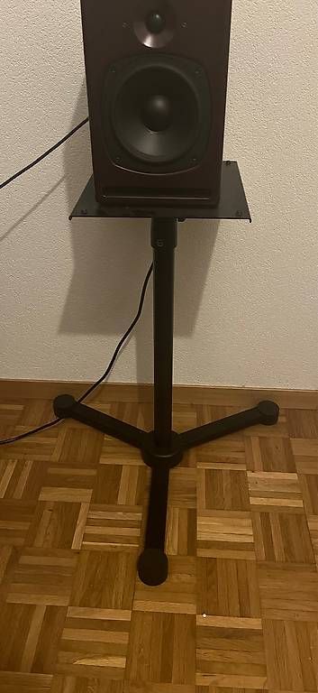 Supporti a parete: Support Enceinte ou TV K&M – Usato da Lausanne venduto da est_6h7w