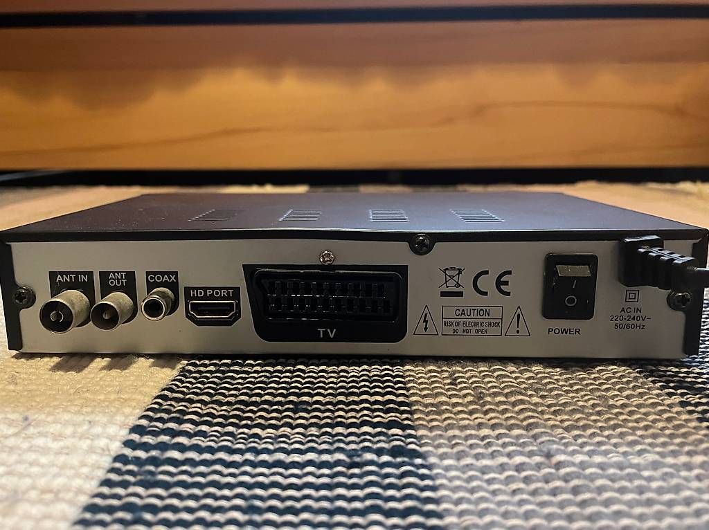 Ricevitori: Récepteur TNT Digital Terrestre HD – Usato da Epalinges venduto da jarolegro01 2