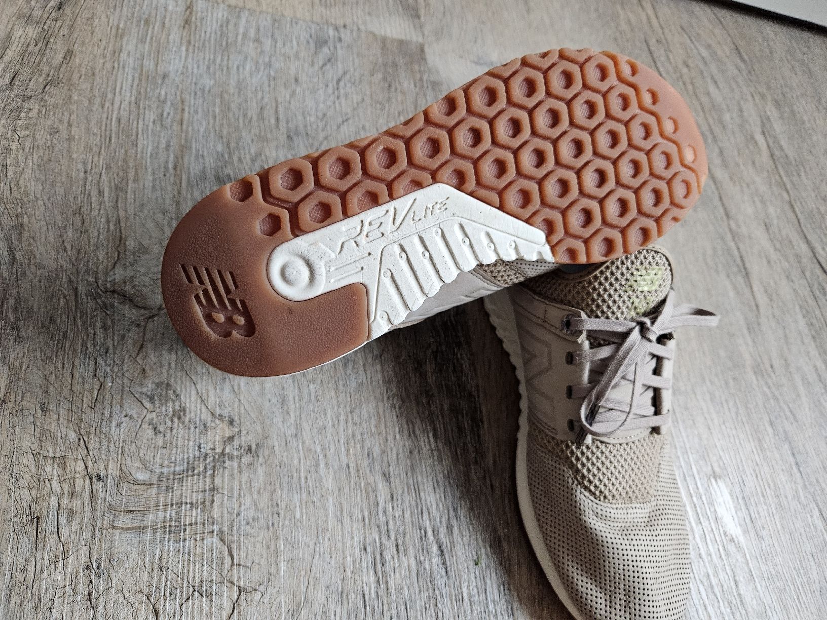 New Balance Scarpe da donna: New Balance beige Grösse 40 – Usato da Altendorf venduto da egi83 2