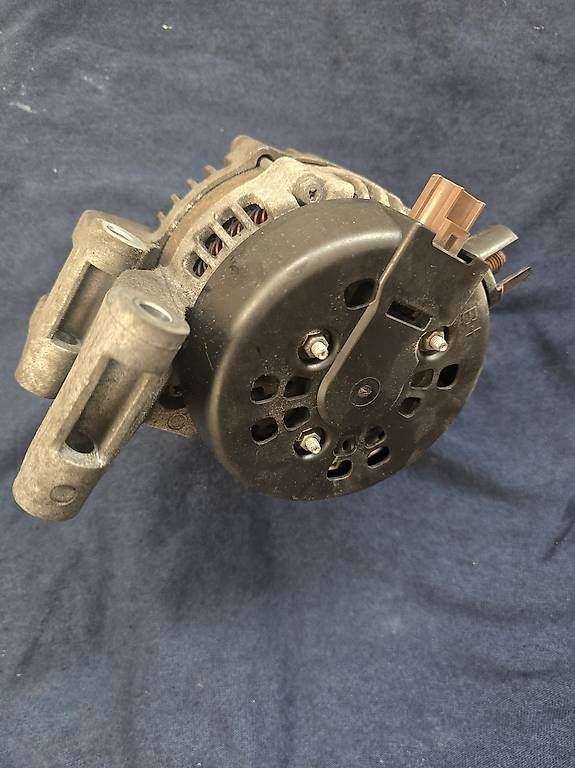 Tutti pezzi di ricambio auto: Liechtmaschine Alternator Ford C Max – Usato da Landquart venduto da spo_87lf 1